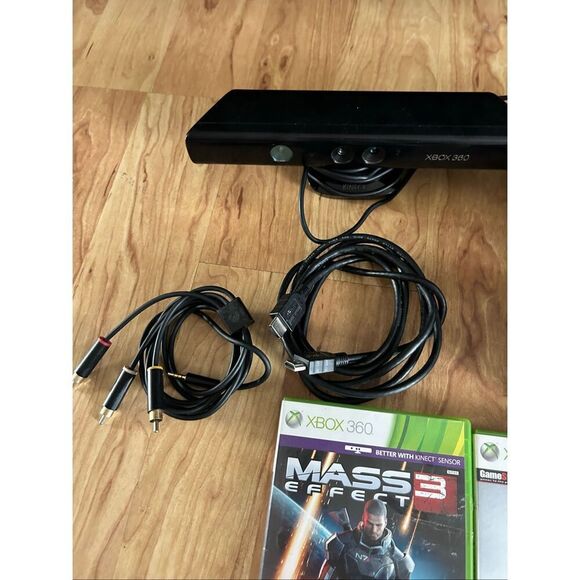 Xbox 360 game console and games with Kinect bundle games and one remote - Picture 3 of 8